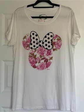NWT Torrid Disney Minnie Mouse Floral Graphic Tee – Size 1